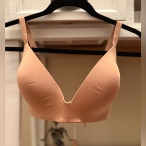 SKIMS Wireless Form T-Shirt Bra in Ochre